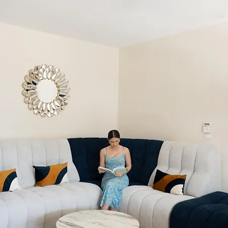 Le Domaine De Mika & Nina Holiday home Arles